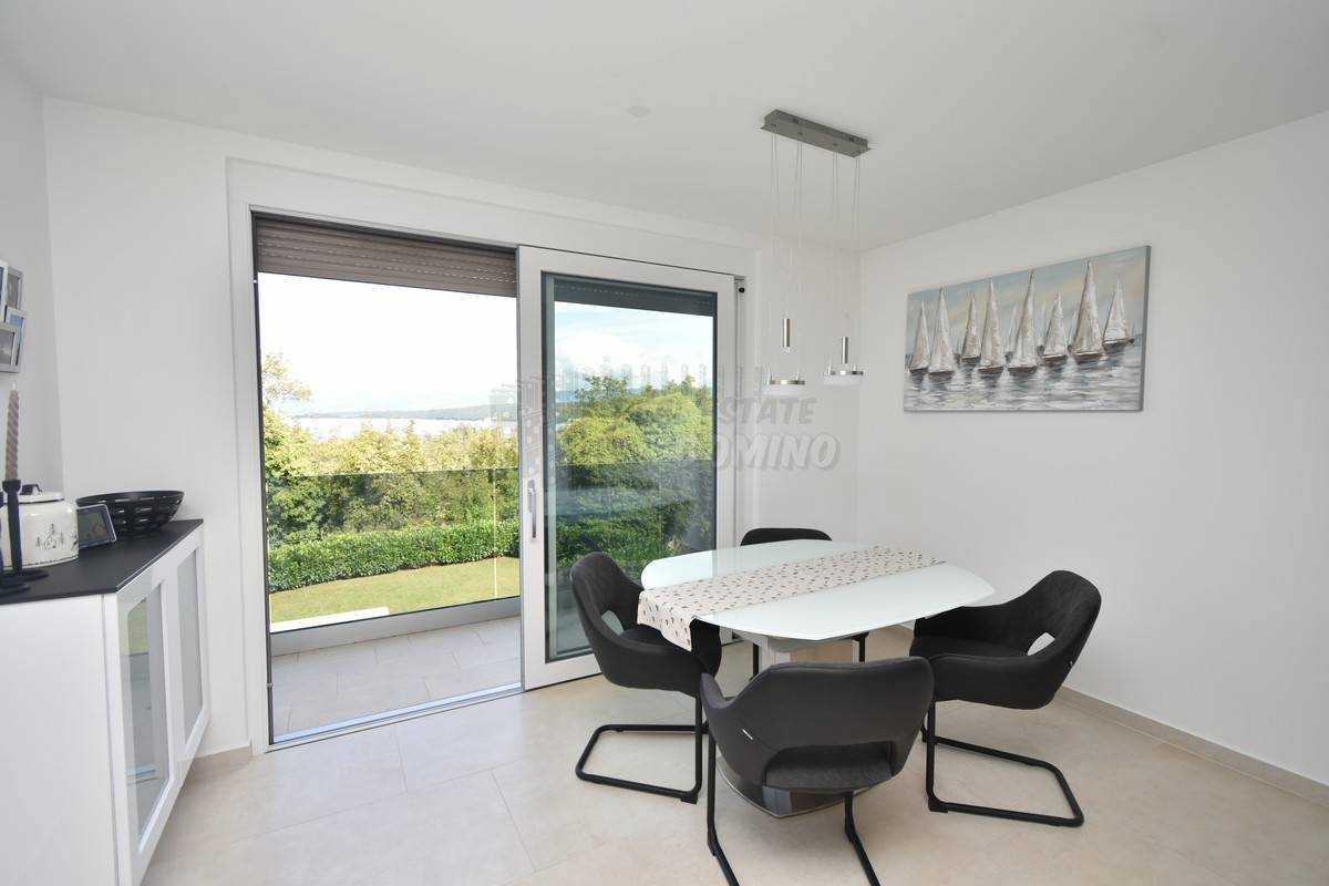 Un appartamento di lusso in una zona esclusiva di Malinska, Rova! Vista mare!