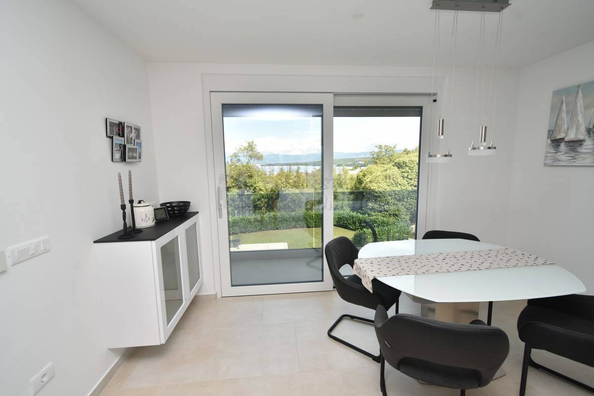 Un appartamento di lusso in una zona esclusiva di Malinska, Rova! Vista mare!