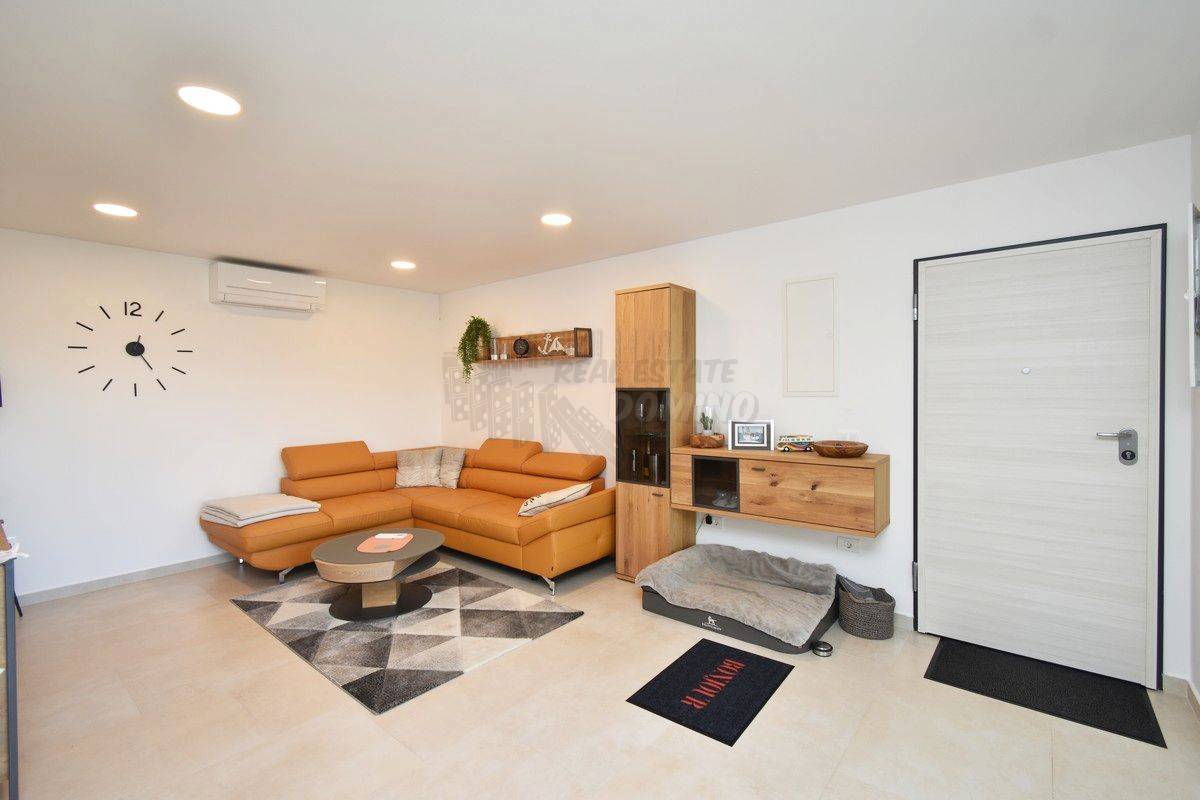 Un appartamento di lusso in una zona esclusiva di Malinska, Rova! Vista mare!