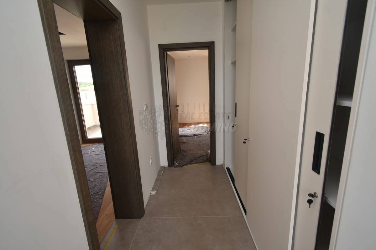 Bellissimo nuovo edificio vicino alla città di Krk!