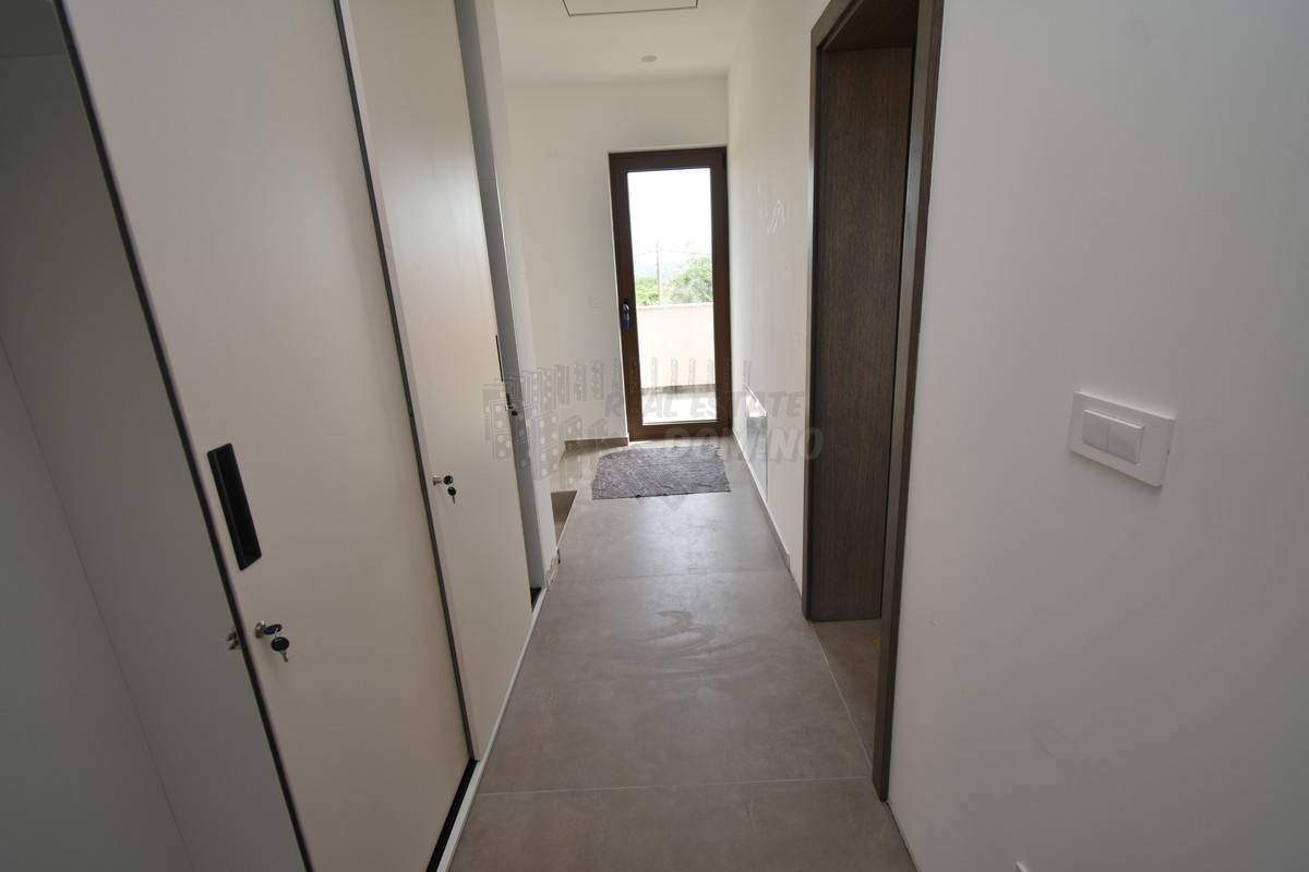 Bellissimo nuovo edificio vicino alla città di Krk!