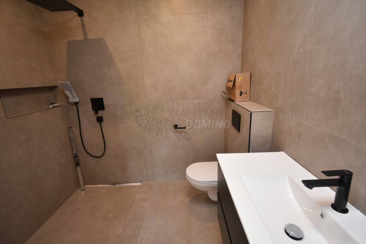 Bellissimo nuovo edificio vicino alla città di Krk!