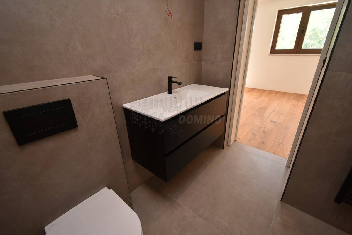 Bellissimo nuovo edificio vicino alla città di Krk!