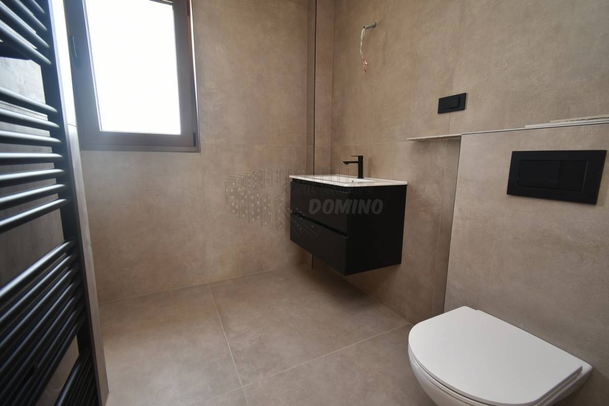 Bellissimo nuovo edificio vicino alla città di Krk!