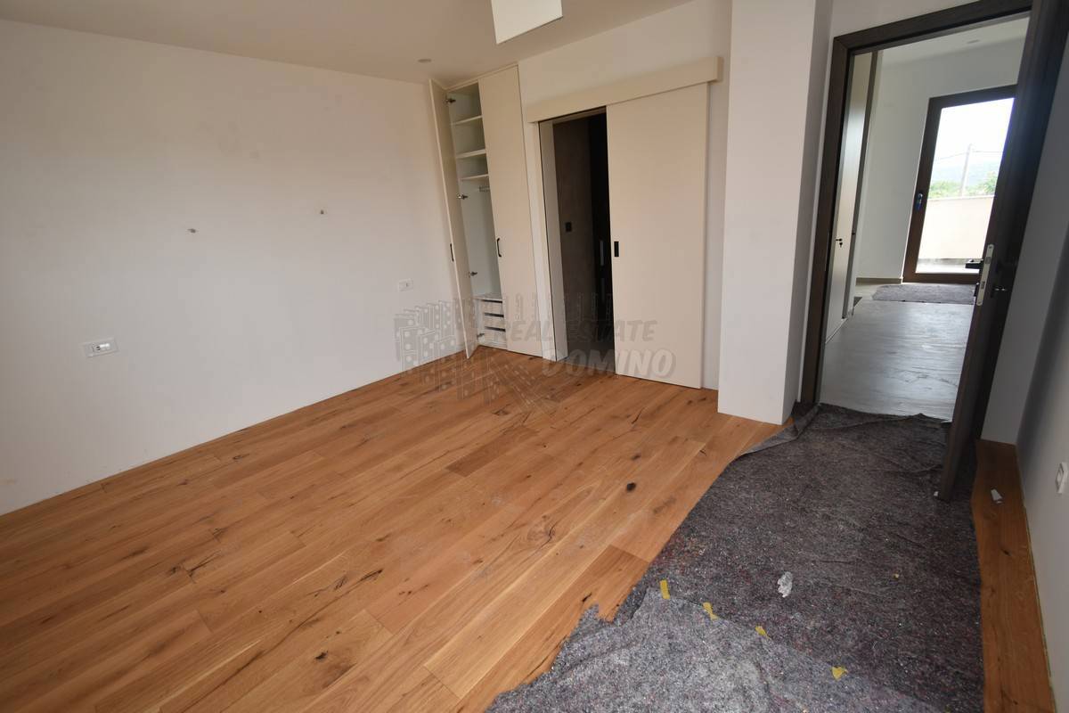 Bellissimo nuovo edificio vicino alla città di Krk!