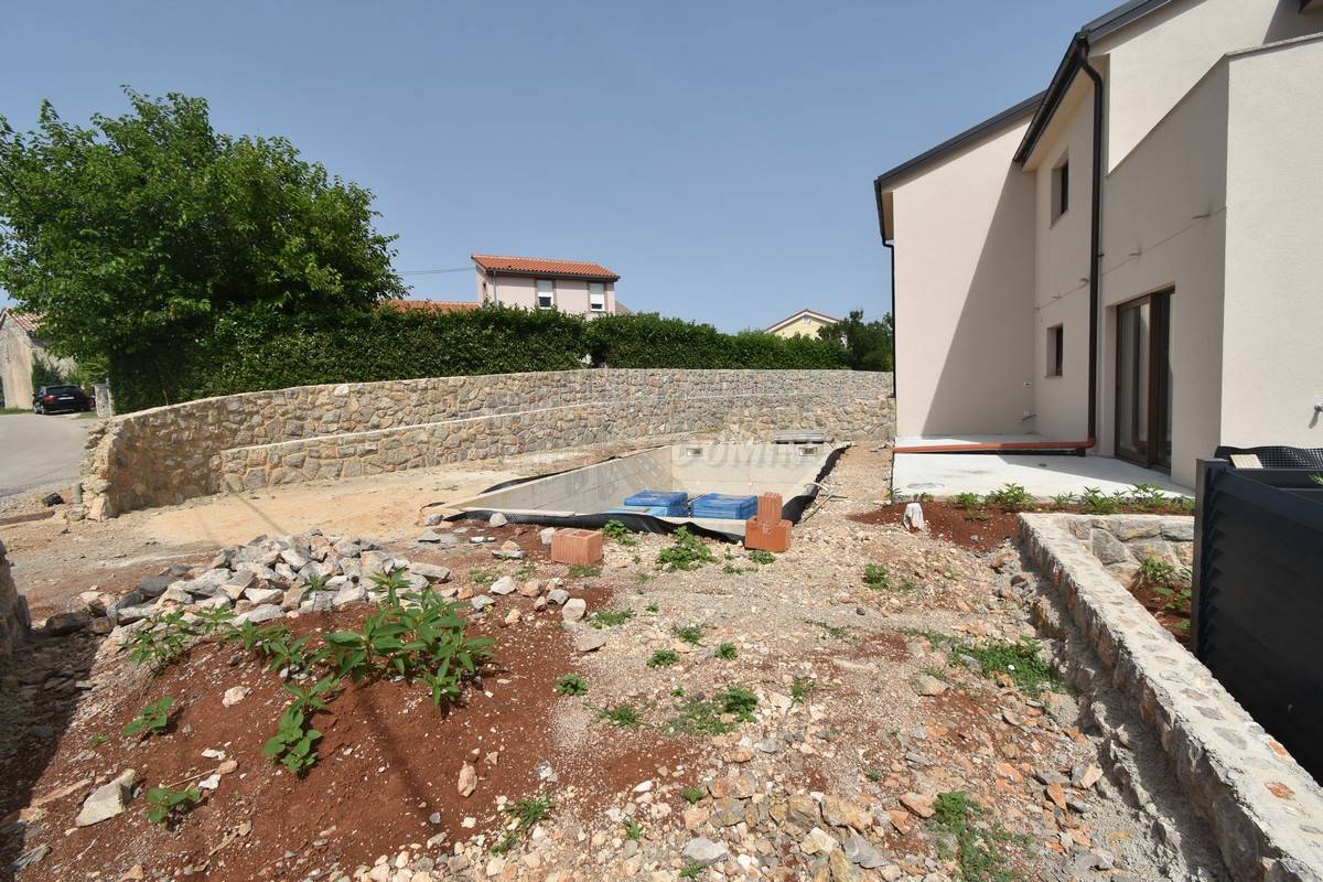 Bellissimo nuovo edificio vicino alla città di Krk!