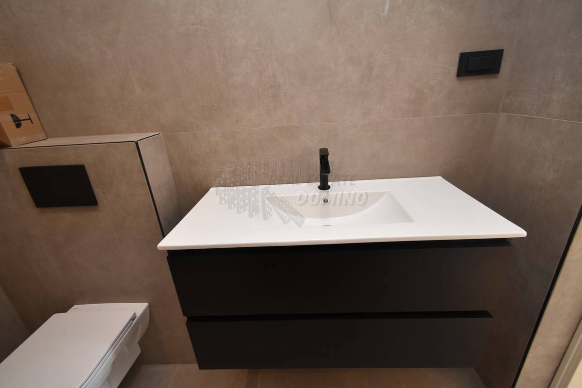 Bellissimo nuovo edificio vicino alla città di Krk!