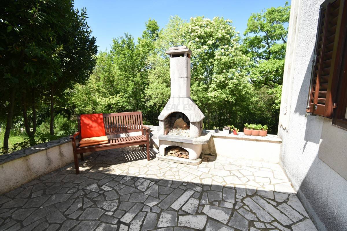 Casa ristrutturata con ampio giardino! Isola di Krk