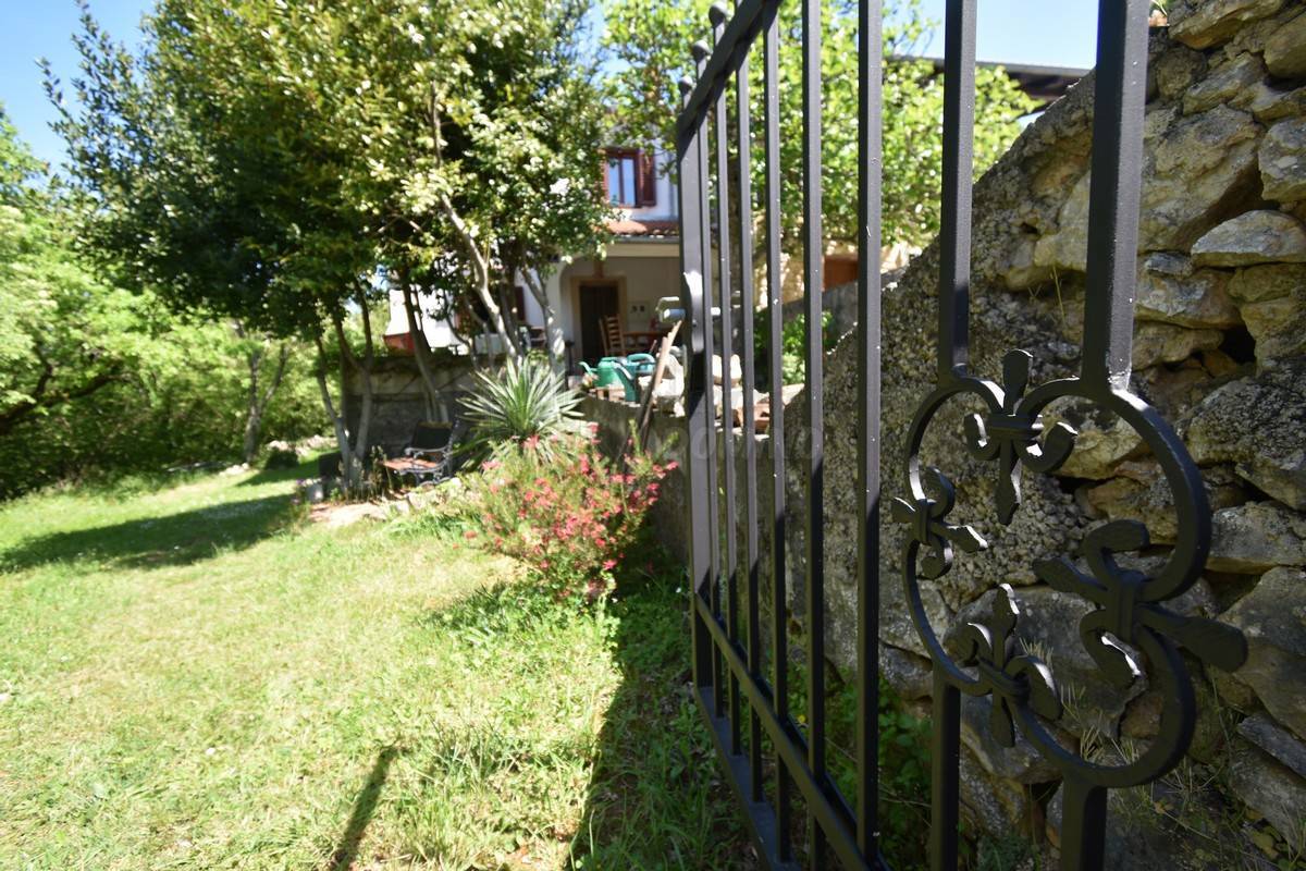 Casa ristrutturata con ampio giardino! Isola di Krk