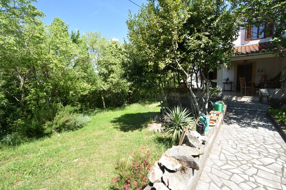 Casa ristrutturata con ampio giardino! Isola di Krk