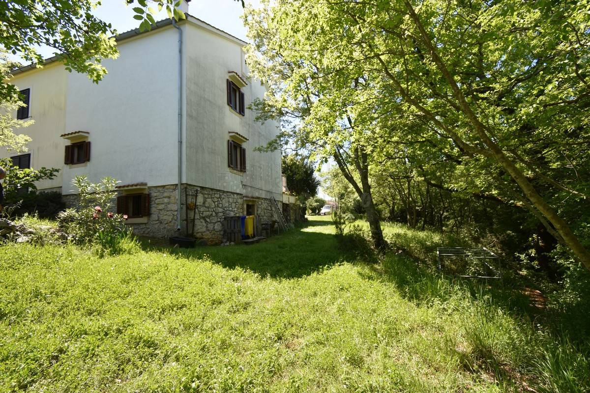 Casa ristrutturata con ampio giardino! Isola di Krk