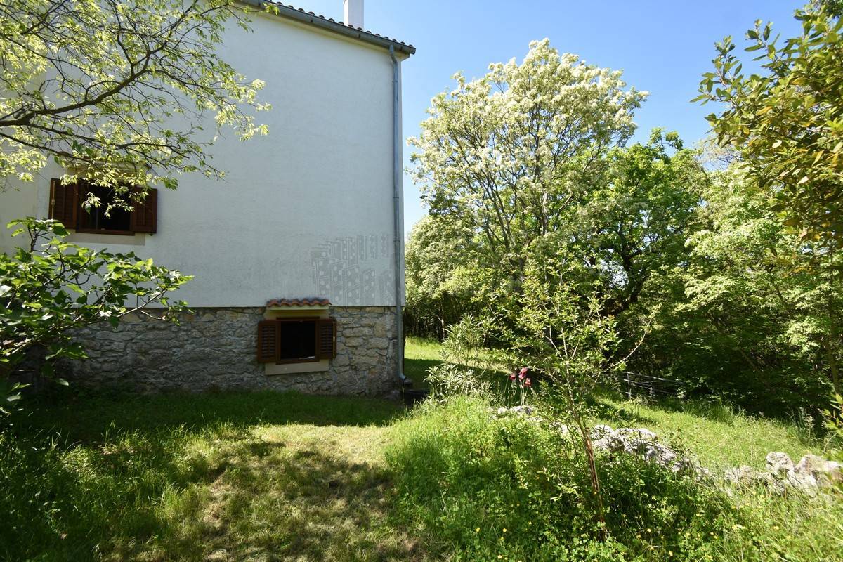 Casa ristrutturata con ampio giardino! Isola di Krk