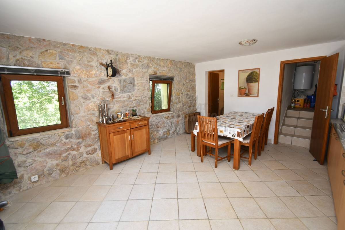 Una splendida casa ristrutturata con giardino! L'isola di Veglia!