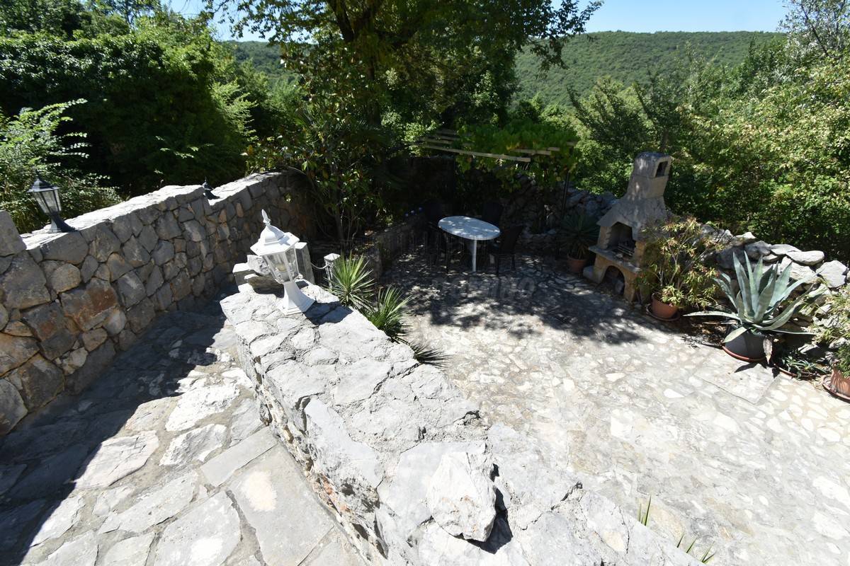 Una splendida casa ristrutturata con giardino! L'isola di Veglia!