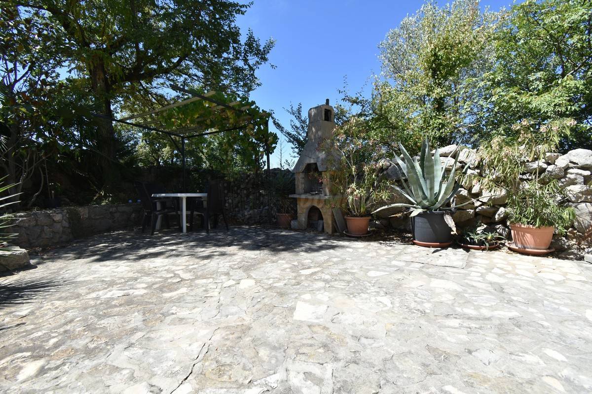Una splendida casa ristrutturata con giardino! L'isola di Veglia!
