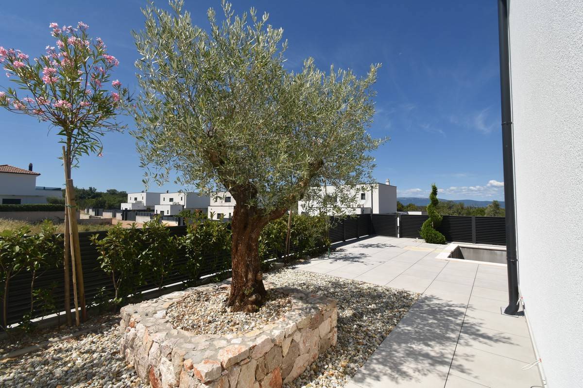 Splendida nuova costruzione con vista mare! Malinska!