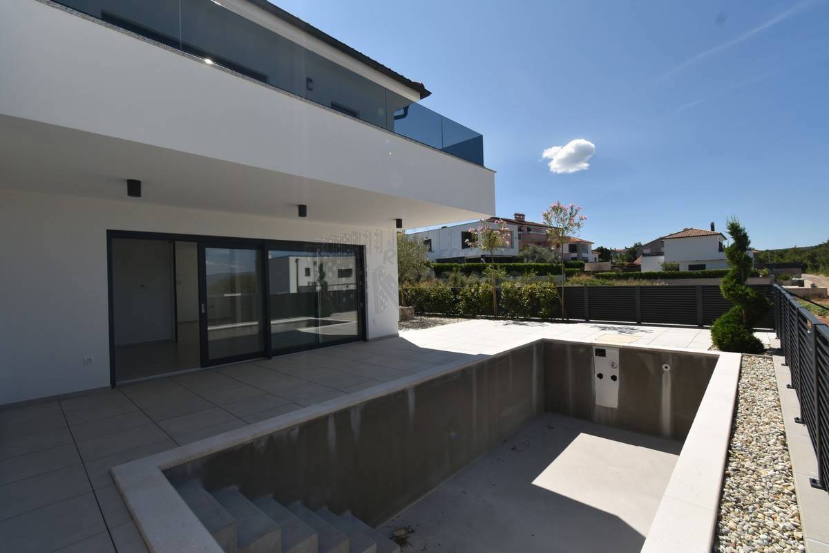 Splendida nuova costruzione con vista mare! Malinska!