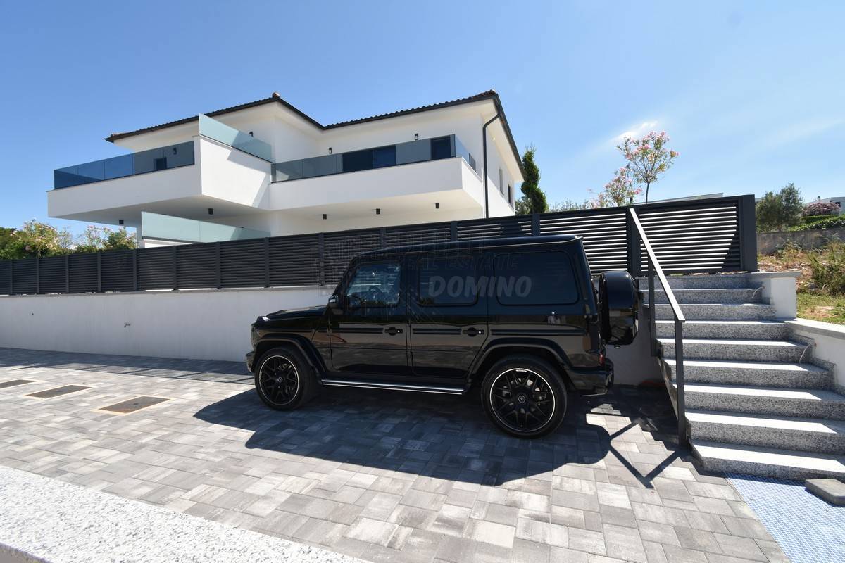 Splendida nuova costruzione con vista mare! Malinska!