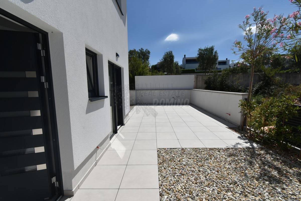 Splendida nuova costruzione con vista mare! Malinska!