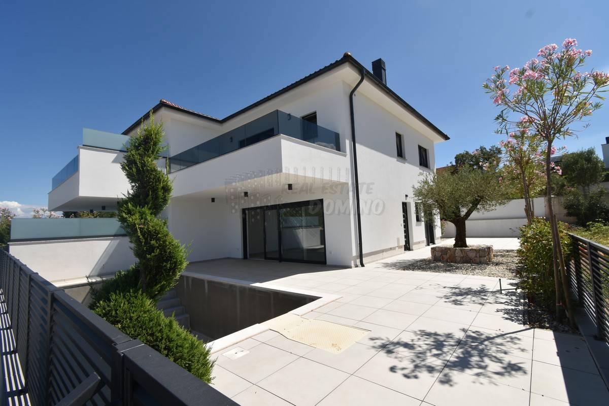 Splendida nuova costruzione con vista mare! Malinska!