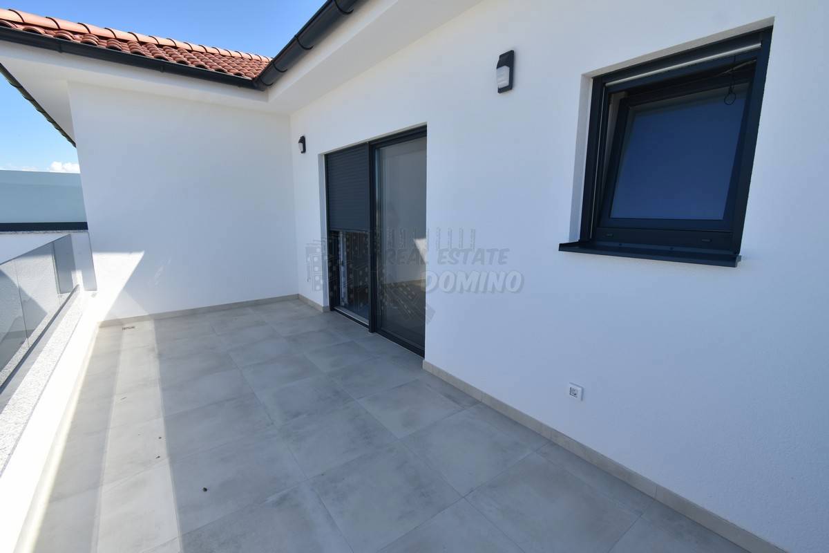 Splendida nuova costruzione con vista mare! Malinska!