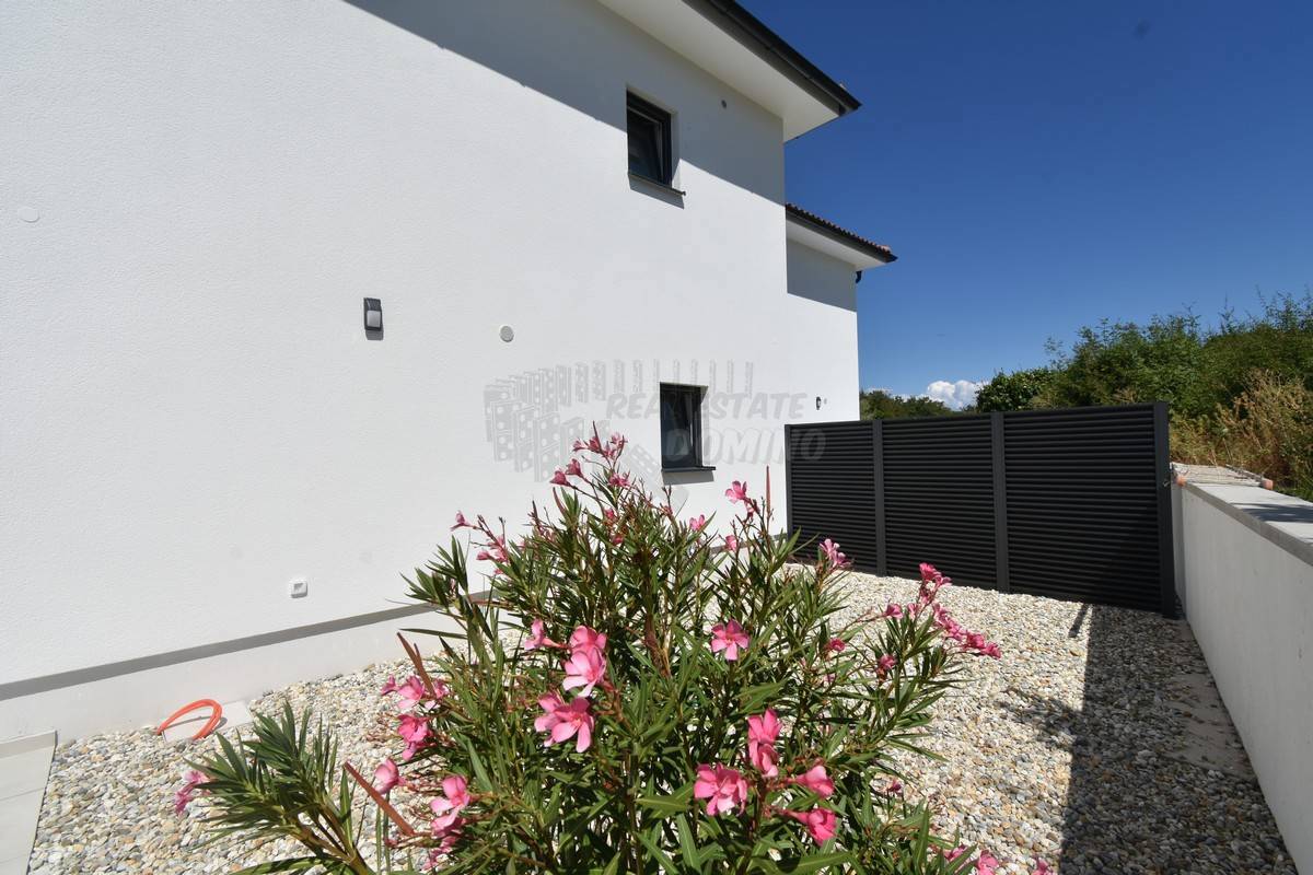 Splendida nuova costruzione con vista mare! Malinska!