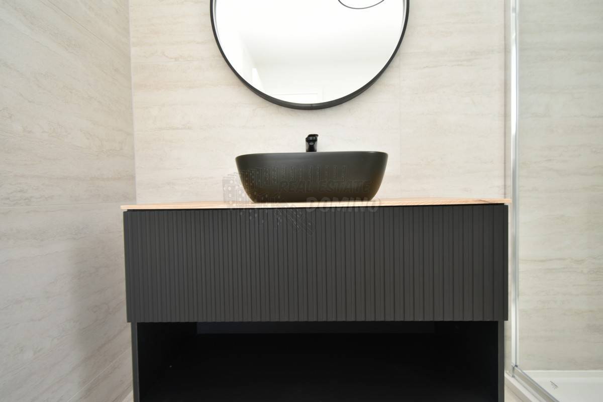 Splendida nuova costruzione con vista mare! Malinska!