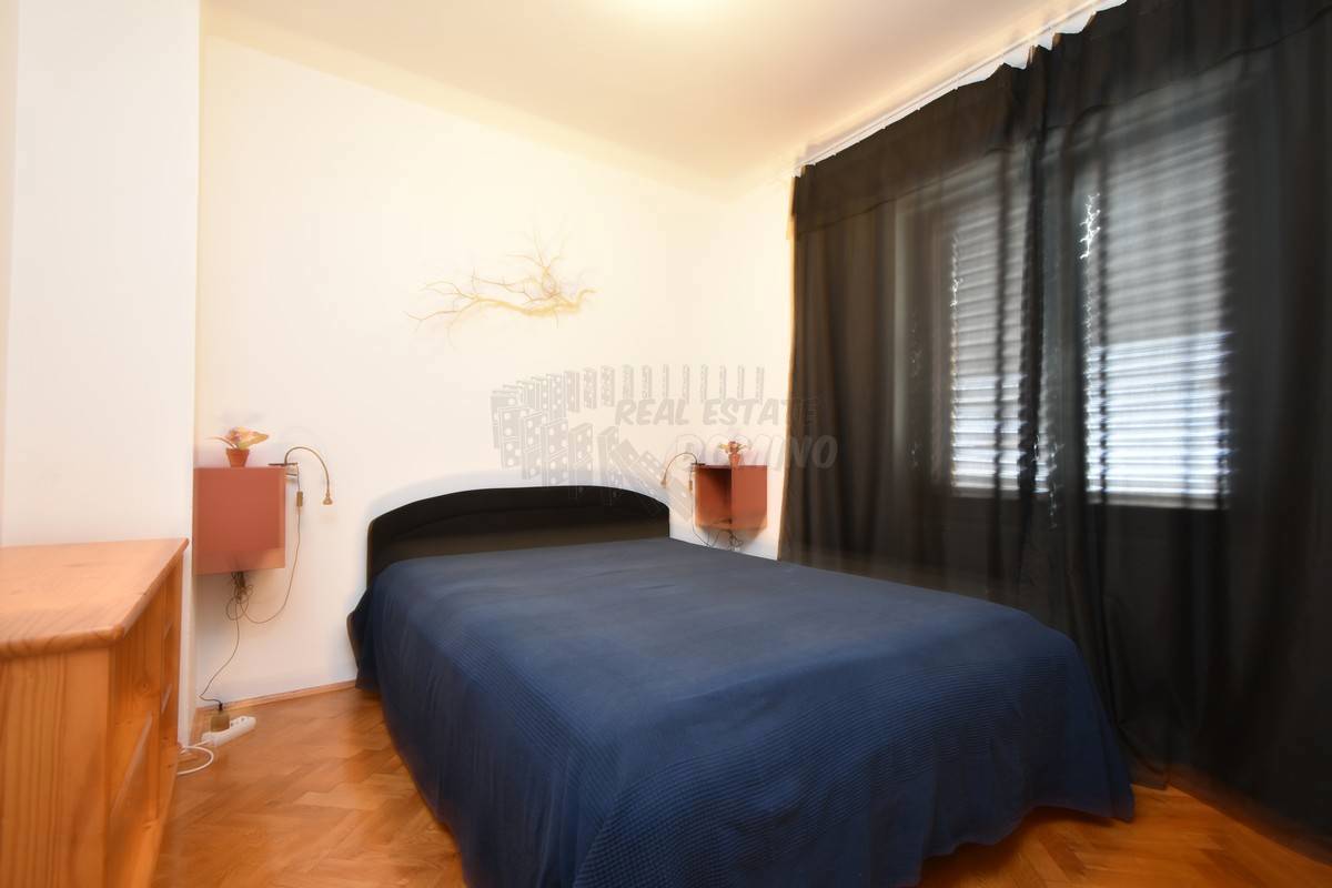 Casa con 3 appartamenti separati e un giardino! Njivice