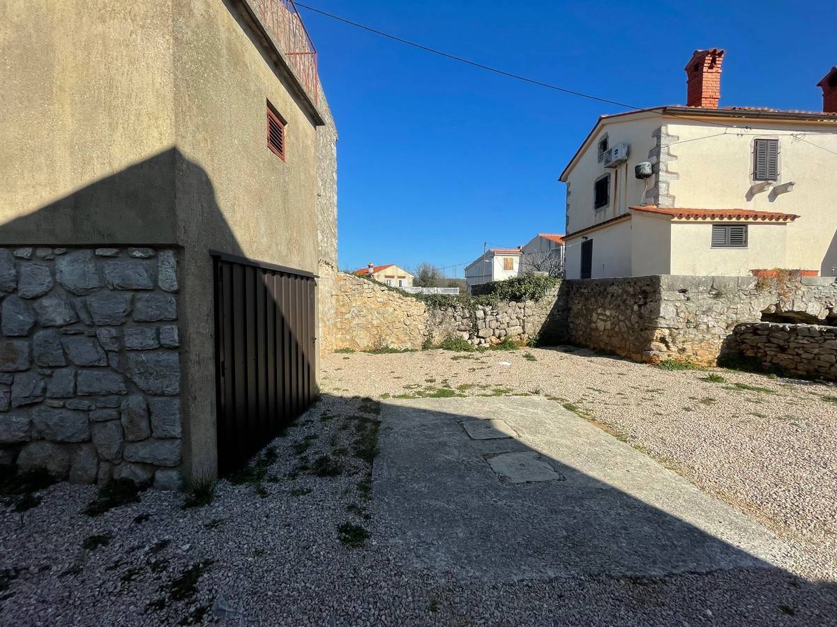 Casa con molto potenziale, isola di Krk