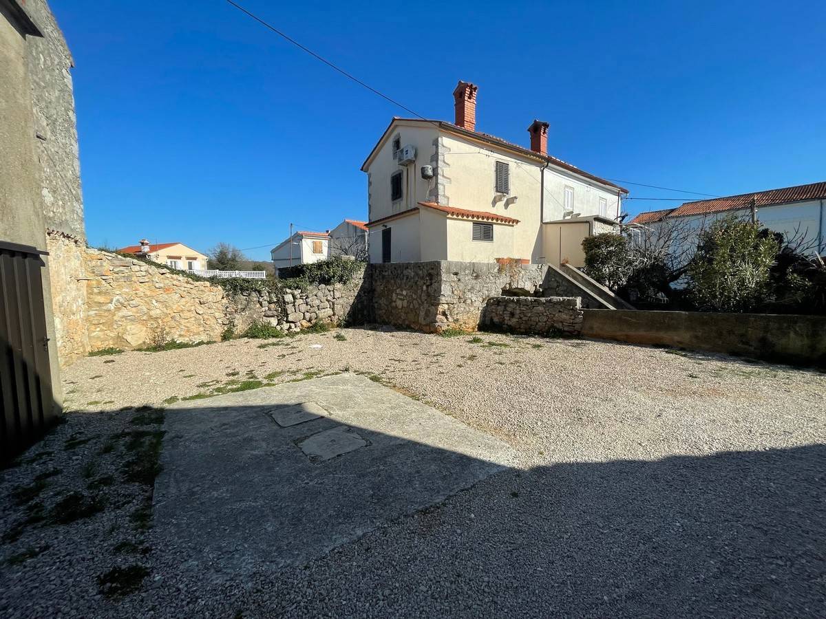 Casa con molto potenziale, isola di Krk