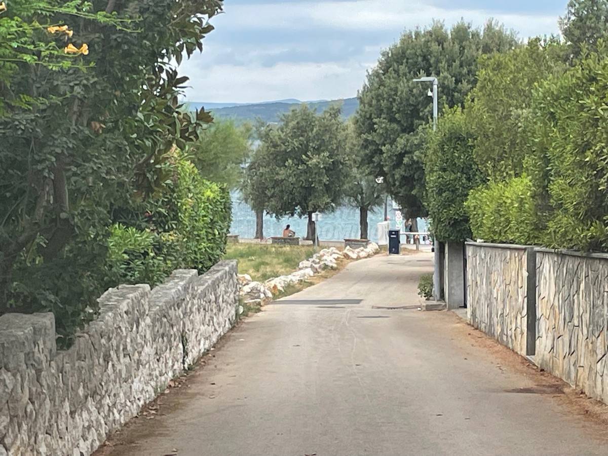 Seconda linea verso il mare! Punat!