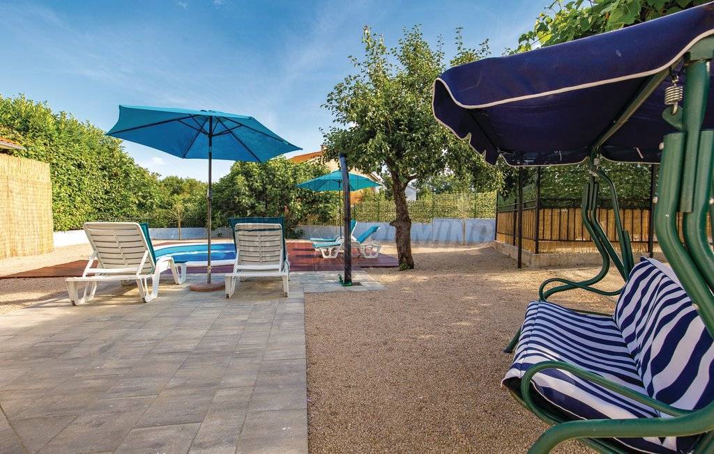 Bella casa con piscina! L'isola di Veglia!