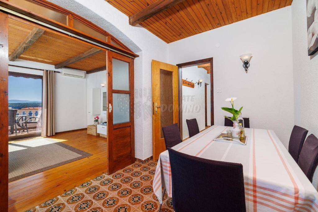 Due case con piscina e sauna! Punat, isola di Veglia