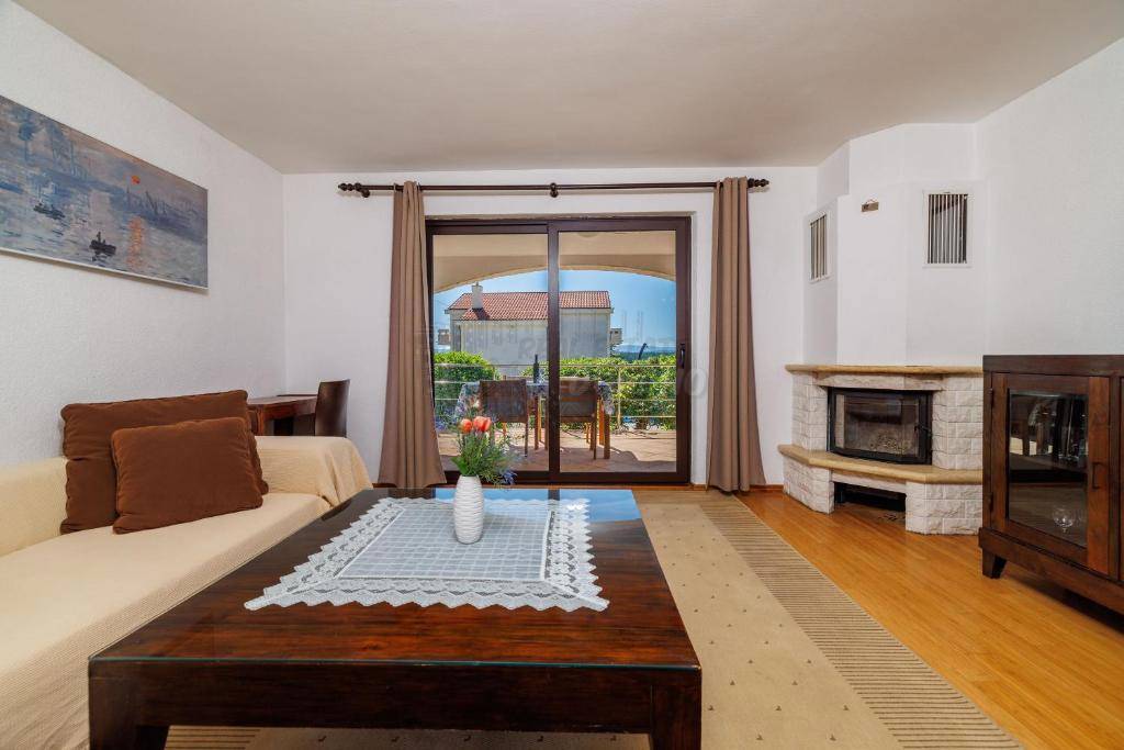 Due case con piscina e sauna! Punat, isola di Veglia