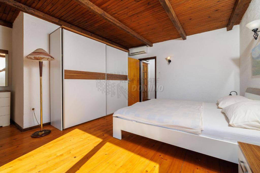 Due case con piscina e sauna! Punat, isola di Veglia