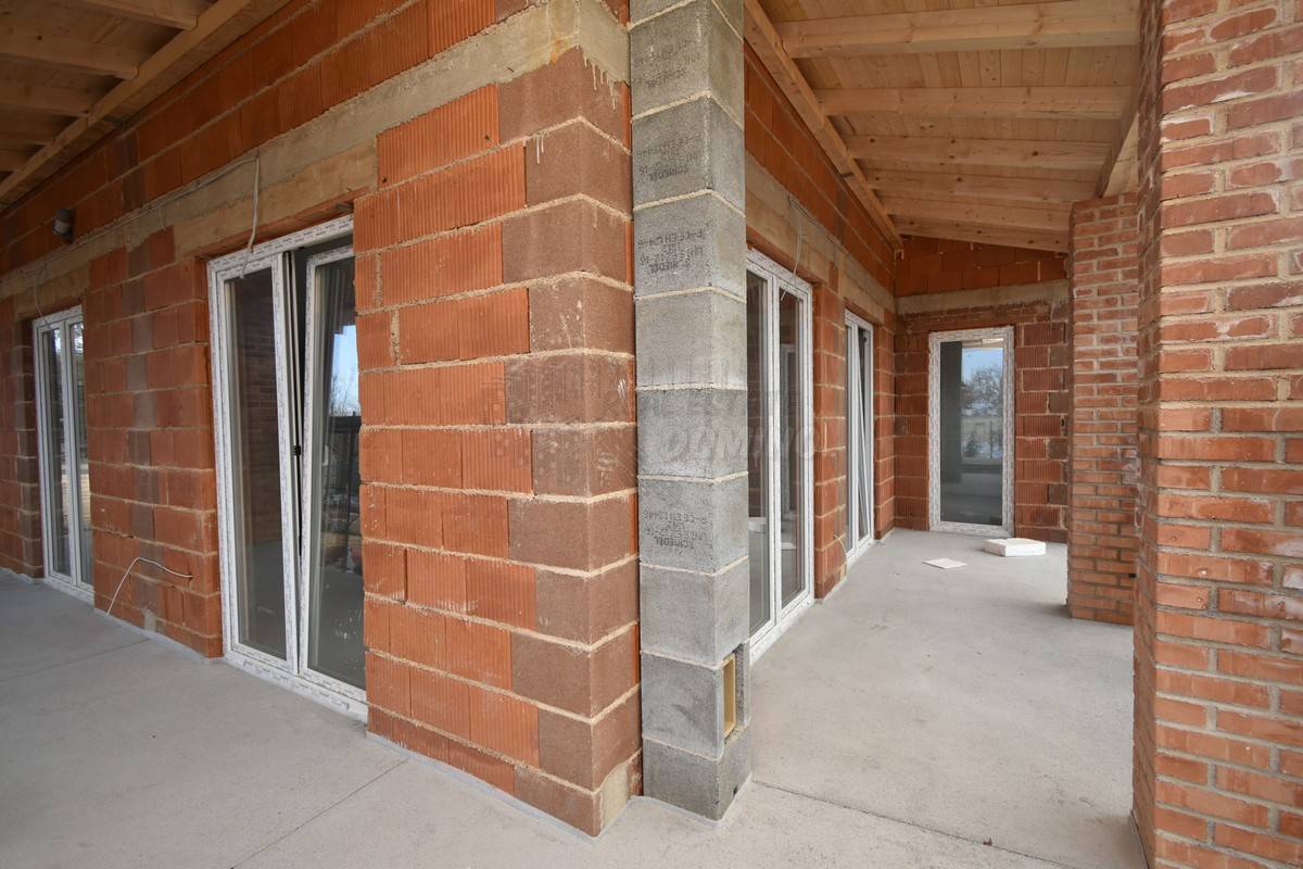 Nuova villa in stile mediterraneo! Isola di Veglia!!