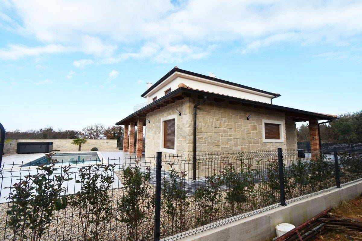 Nuova villa in stile mediterraneo! Isola di Veglia!!