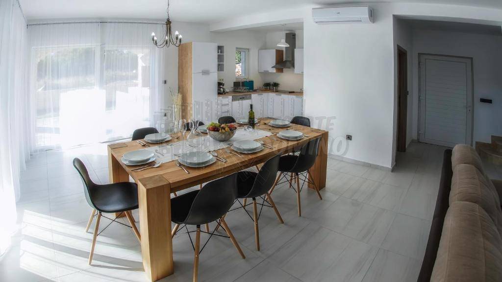 Bella villa con vista mare! L'isola di Krk!