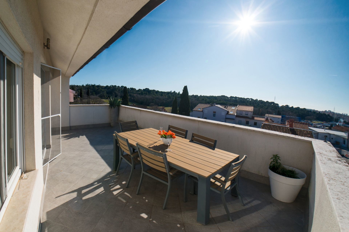 PU-283 appartamento a Pola