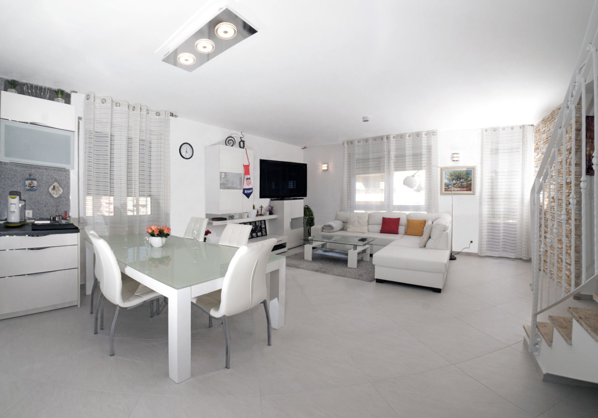 PU-283 appartamento a Pola