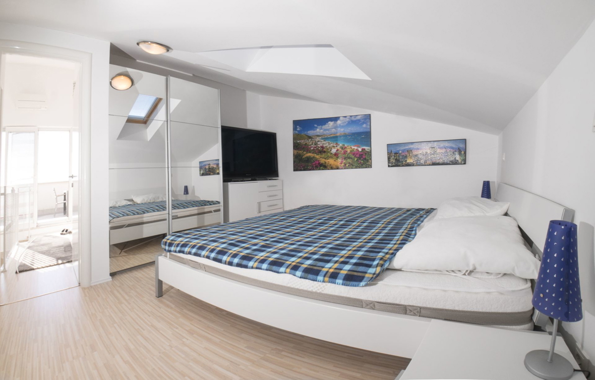 PU-283 appartamento a Pola