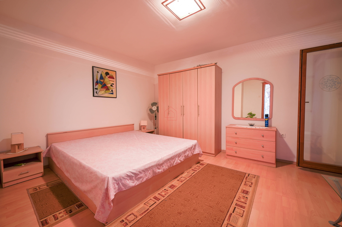 Splendide case in pietra nella parte vecchia di Murter con vista mare e parcheggio