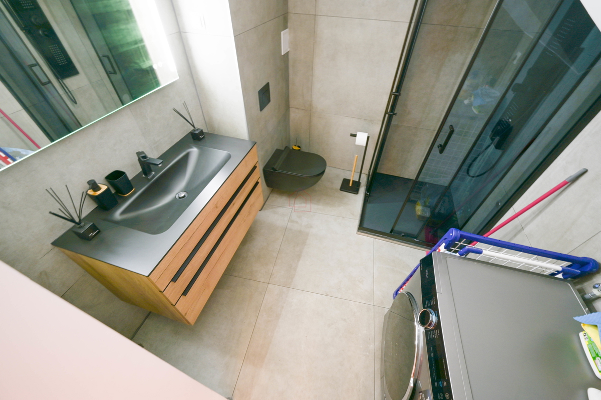 Bellissima casa ristrutturata nel centro di Murter con due appartamenti separati.