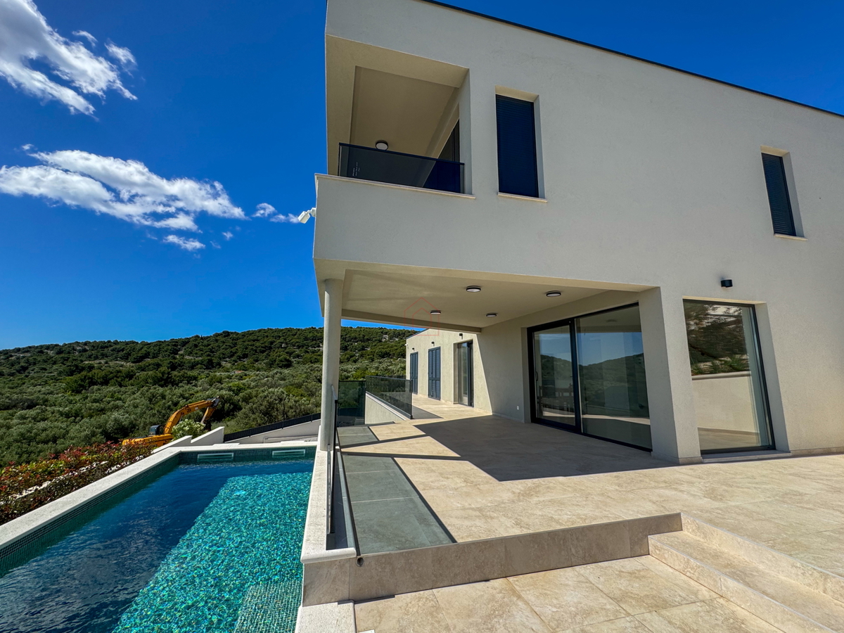 Villa di lusso a Betina con piscina e vista mare