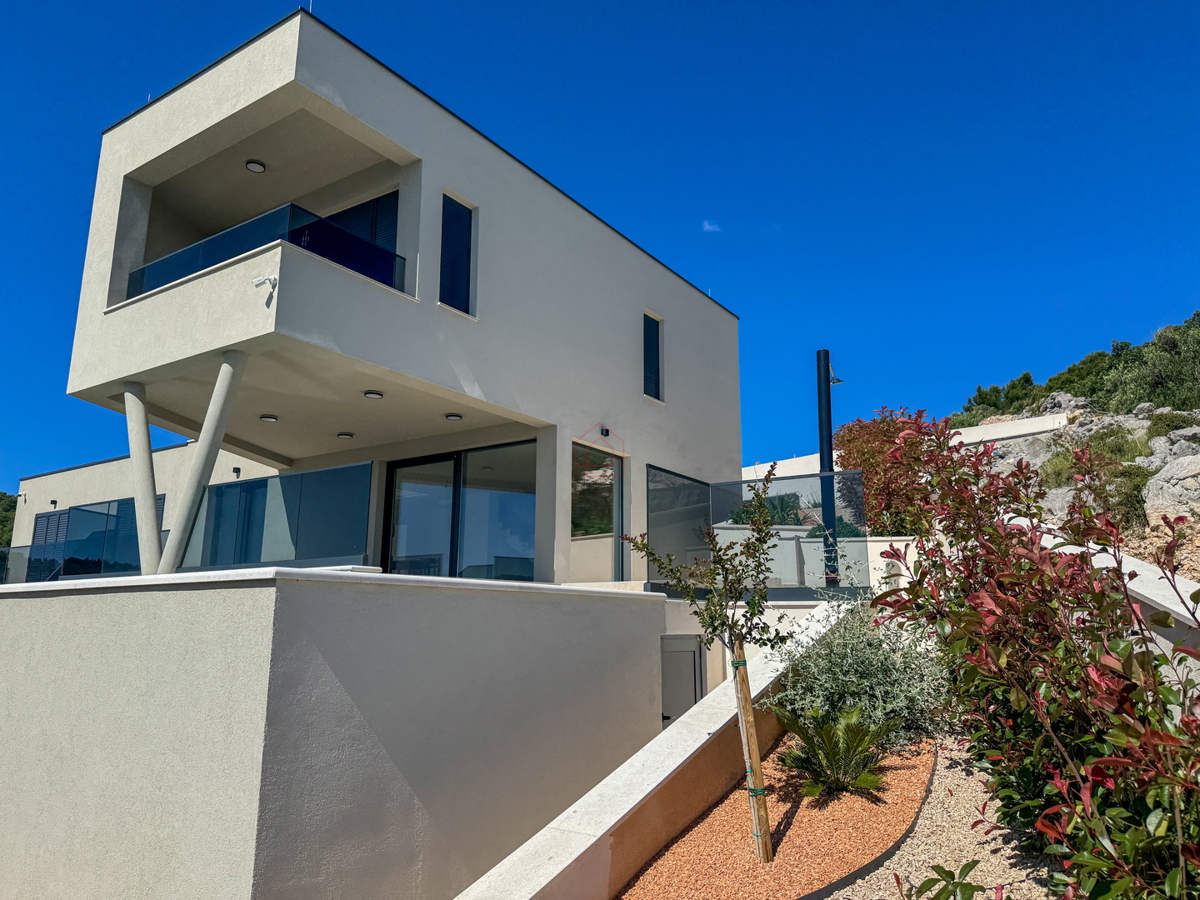 Villa di lusso a Betina con piscina e vista mare