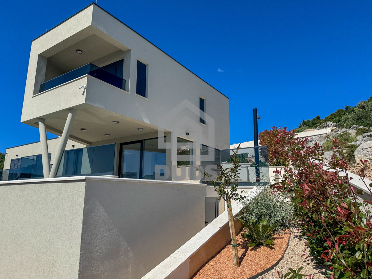 Villa di lusso a Betina con piscina e vista mare
