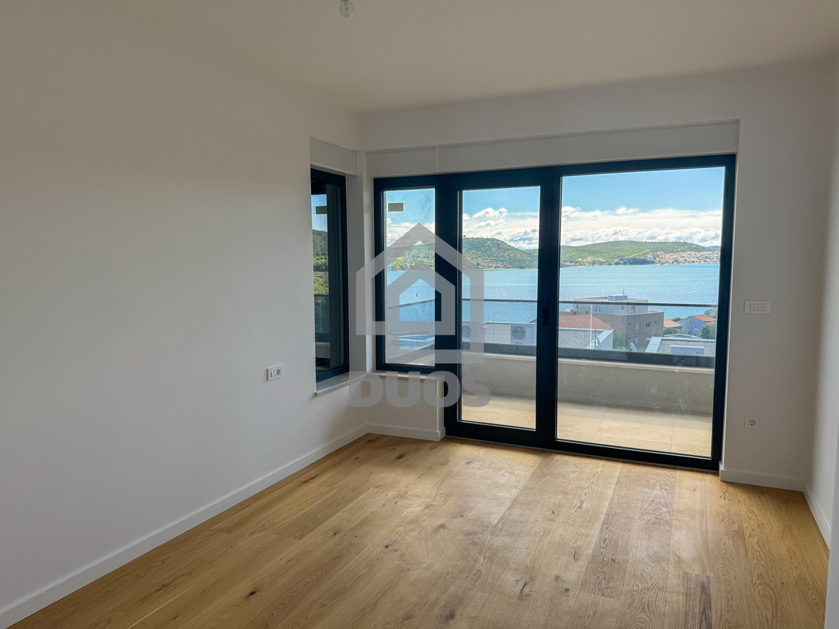 Villa di lusso a Betina con piscina e vista mare