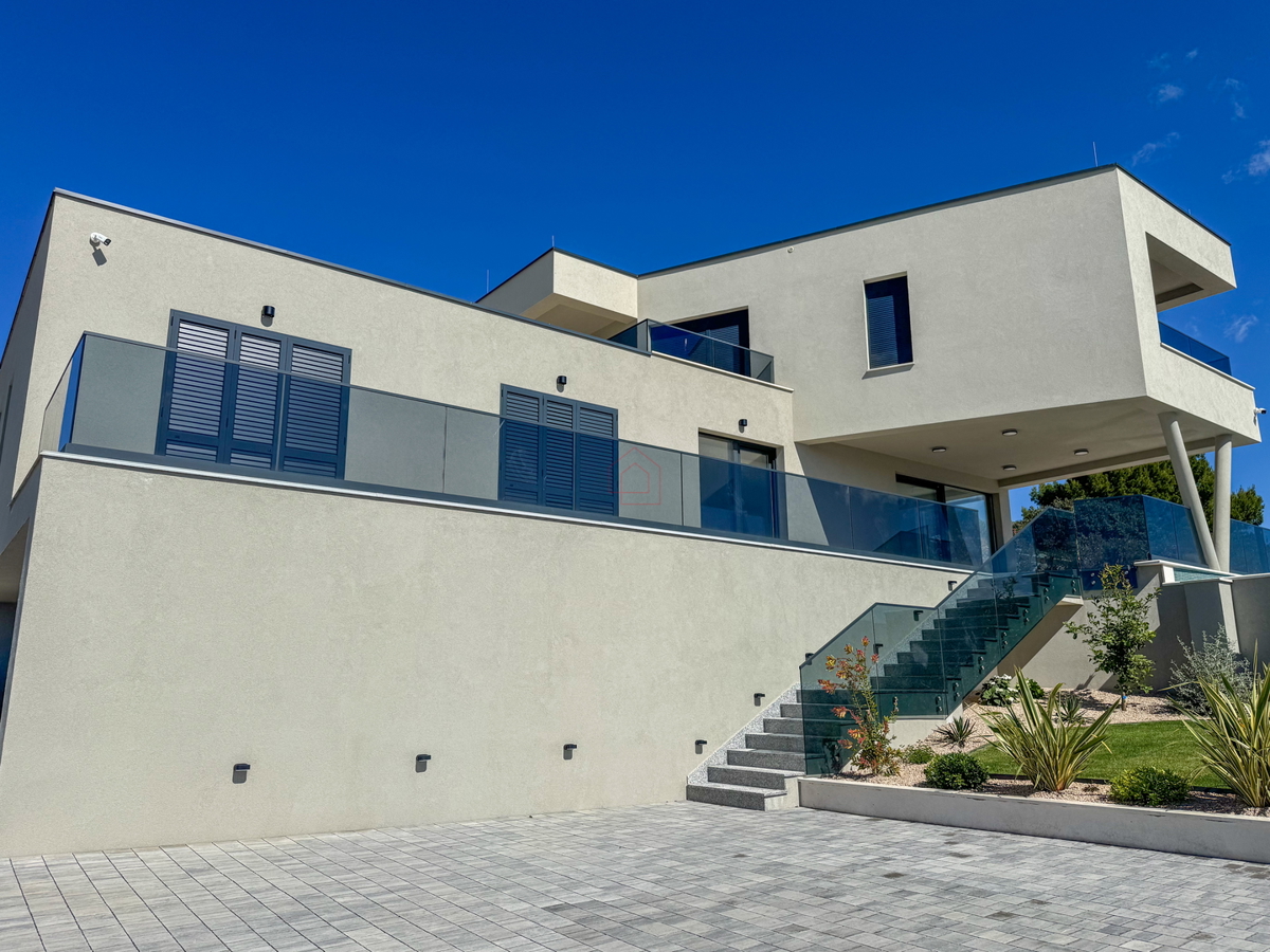 Villa di lusso a Betina con piscina e vista mare