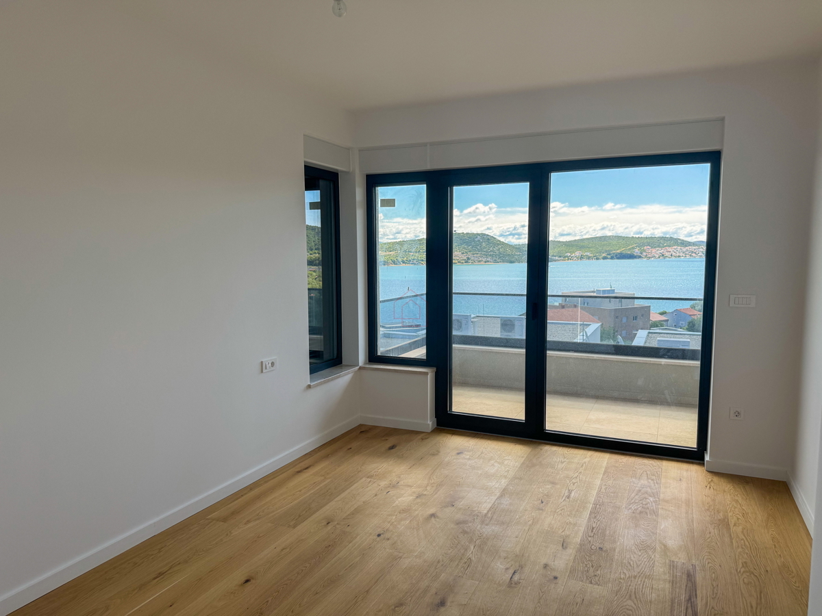 Villa di lusso a Betina con piscina e vista mare