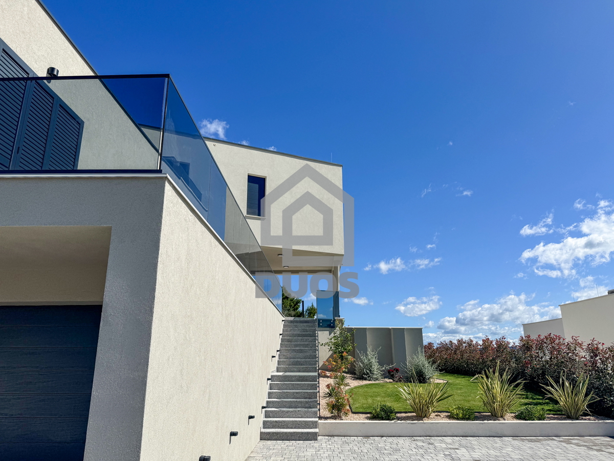 Villa di lusso a Betina con piscina e vista mare